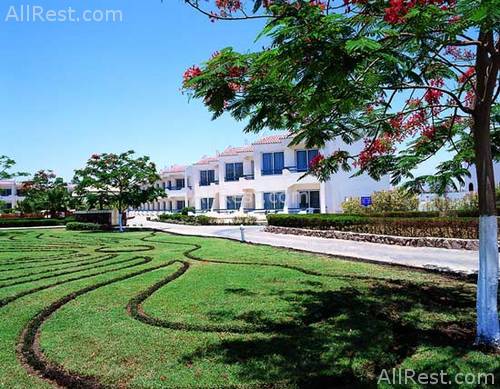 Dreams Beach Resort 